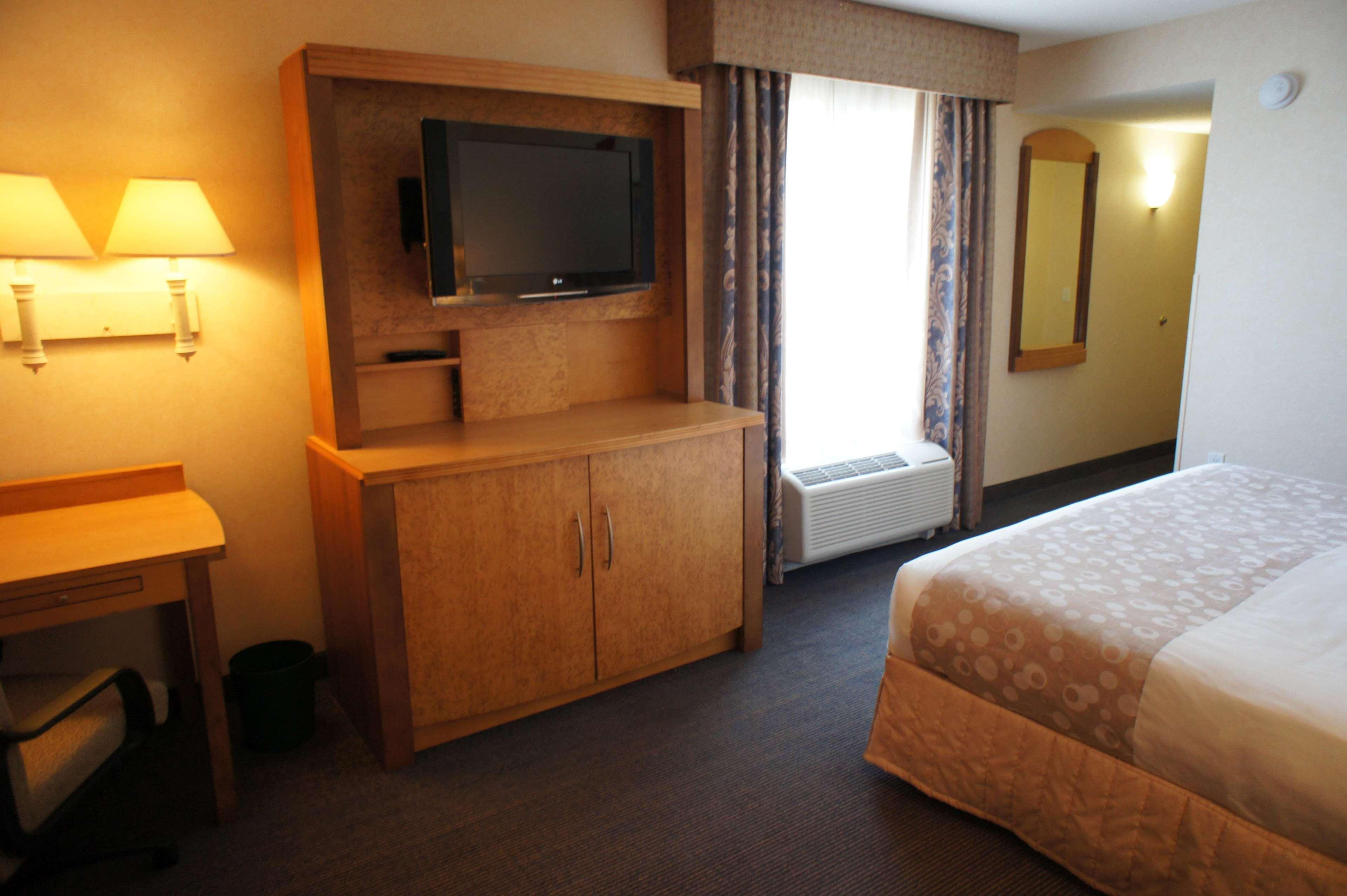 La Quinta By Wyndham Islip - Macarthur Airport Bohemia Exterior photo