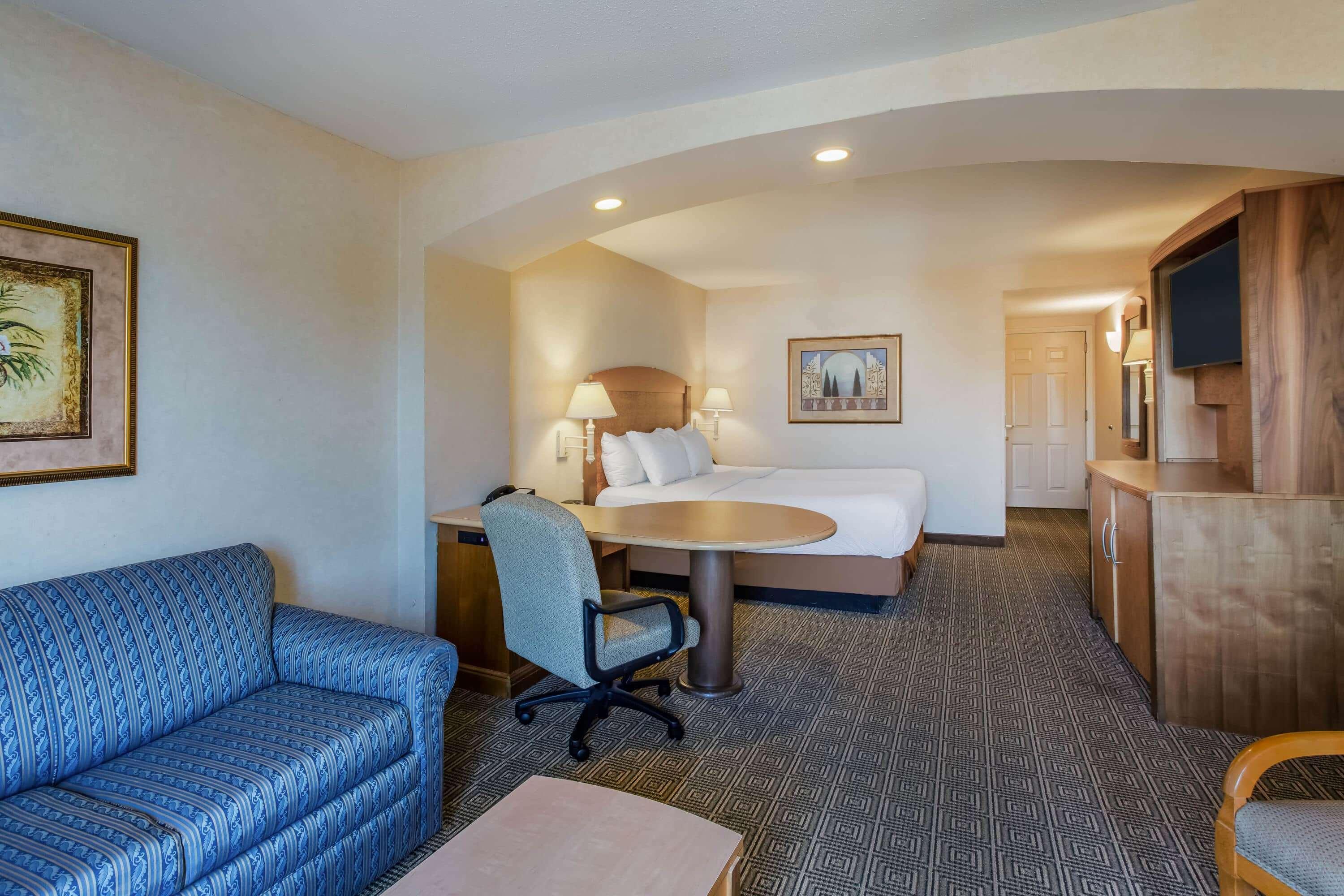 La Quinta By Wyndham Islip - Macarthur Airport Bohemia Exterior photo