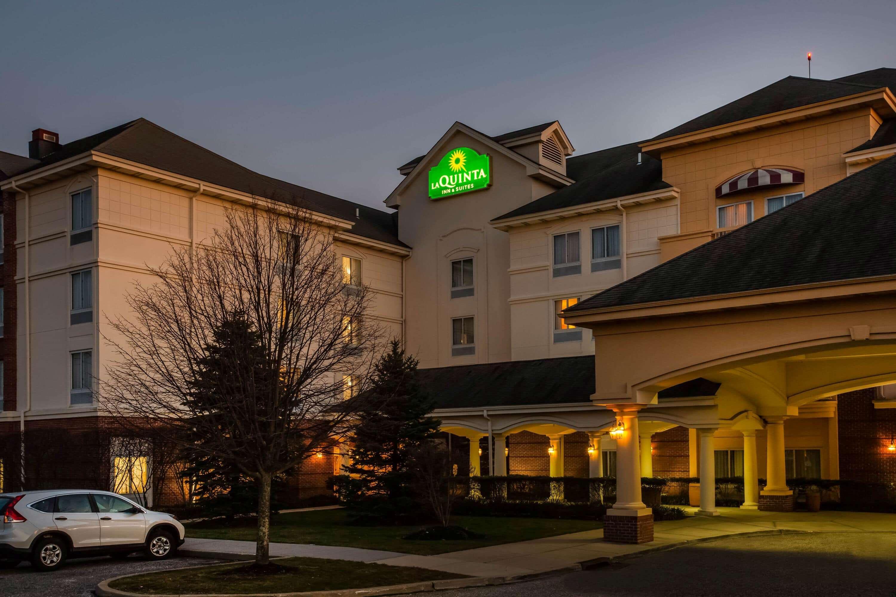 La Quinta By Wyndham Islip - Macarthur Airport Bohemia Exterior photo