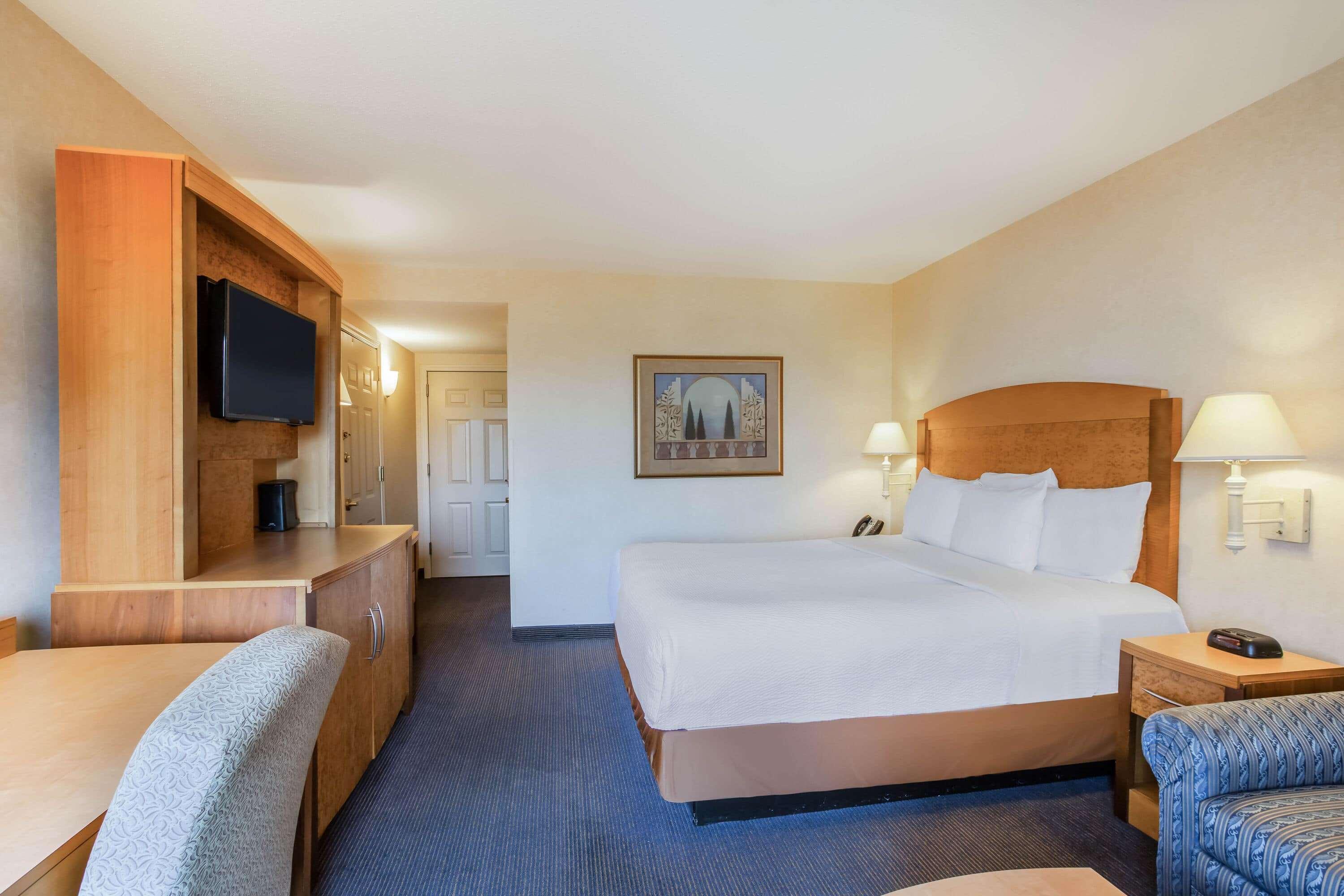La Quinta By Wyndham Islip - Macarthur Airport Bohemia Exterior photo