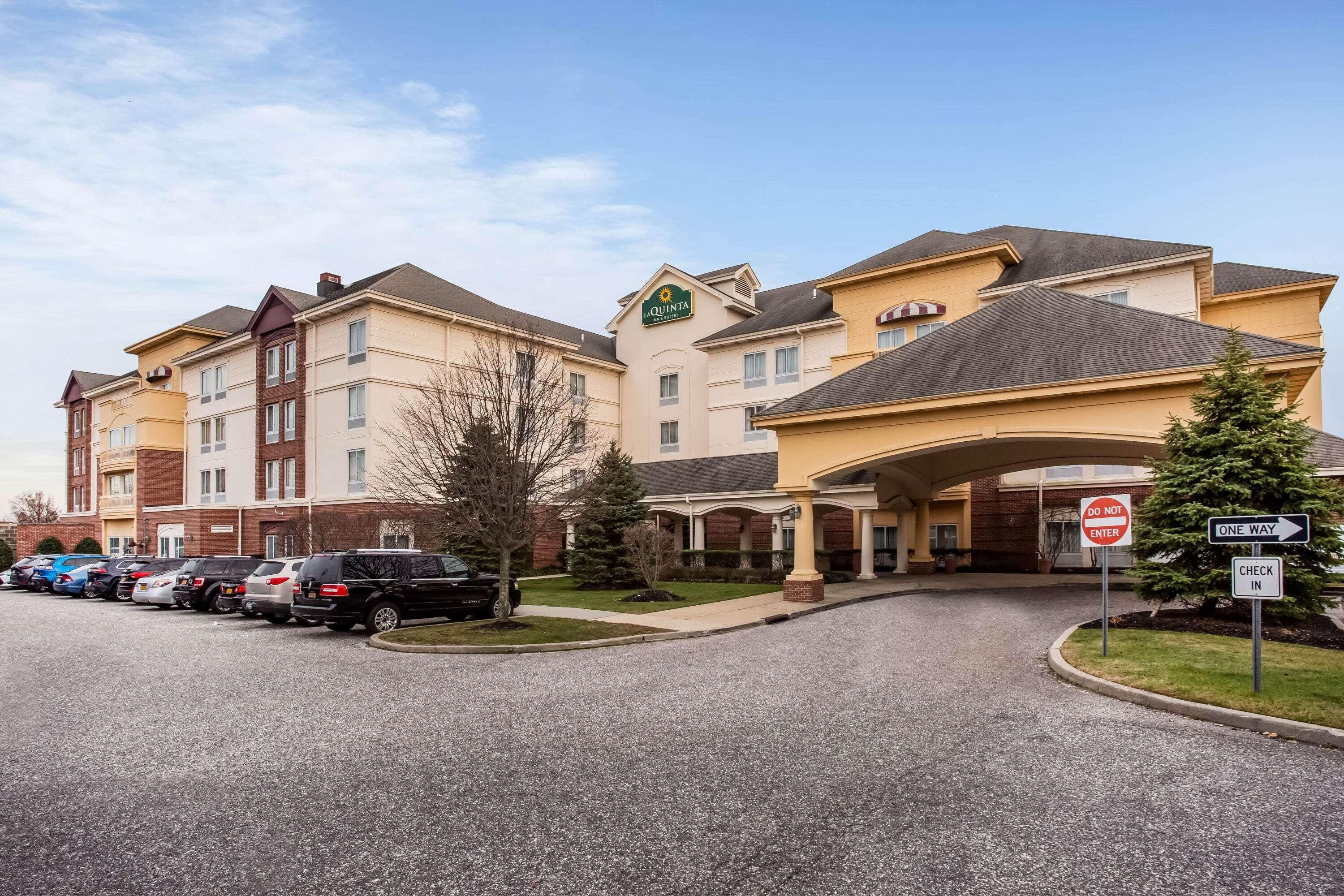 La Quinta By Wyndham Islip - Macarthur Airport Bohemia Exterior photo