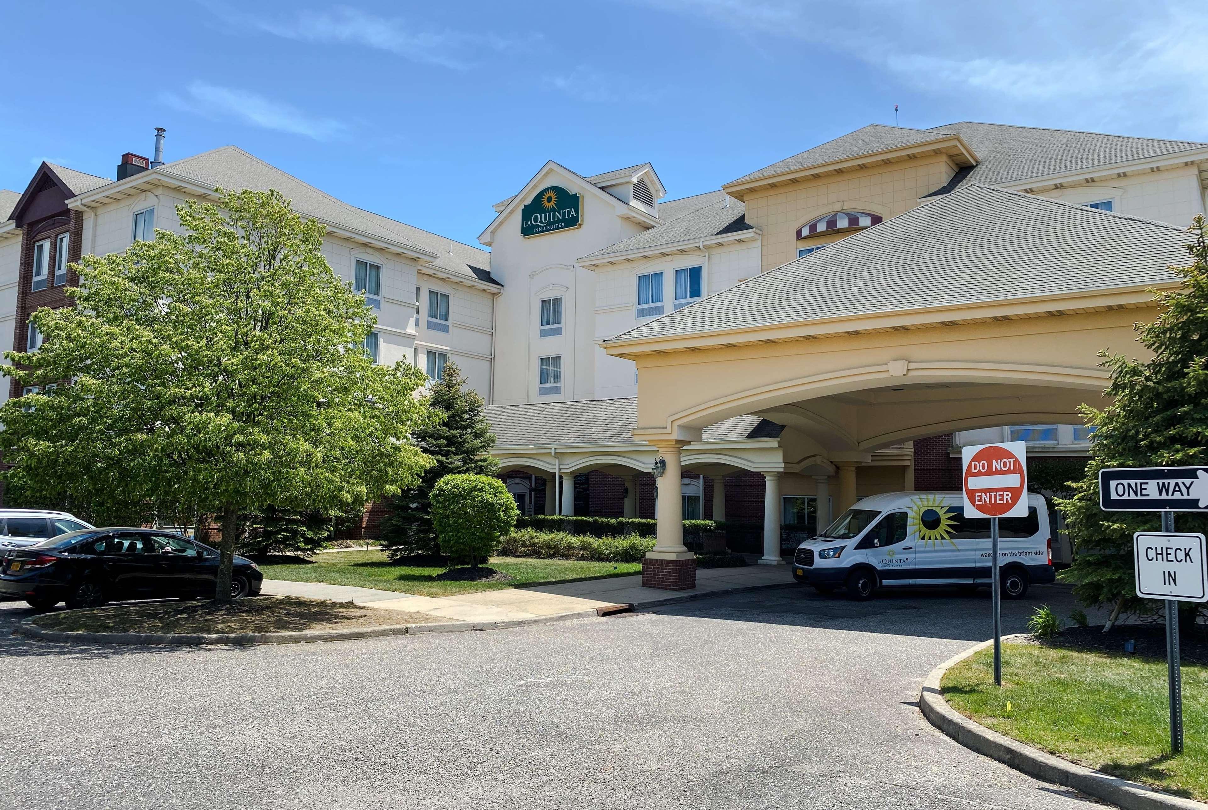 La Quinta By Wyndham Islip - Macarthur Airport Bohemia Exterior photo