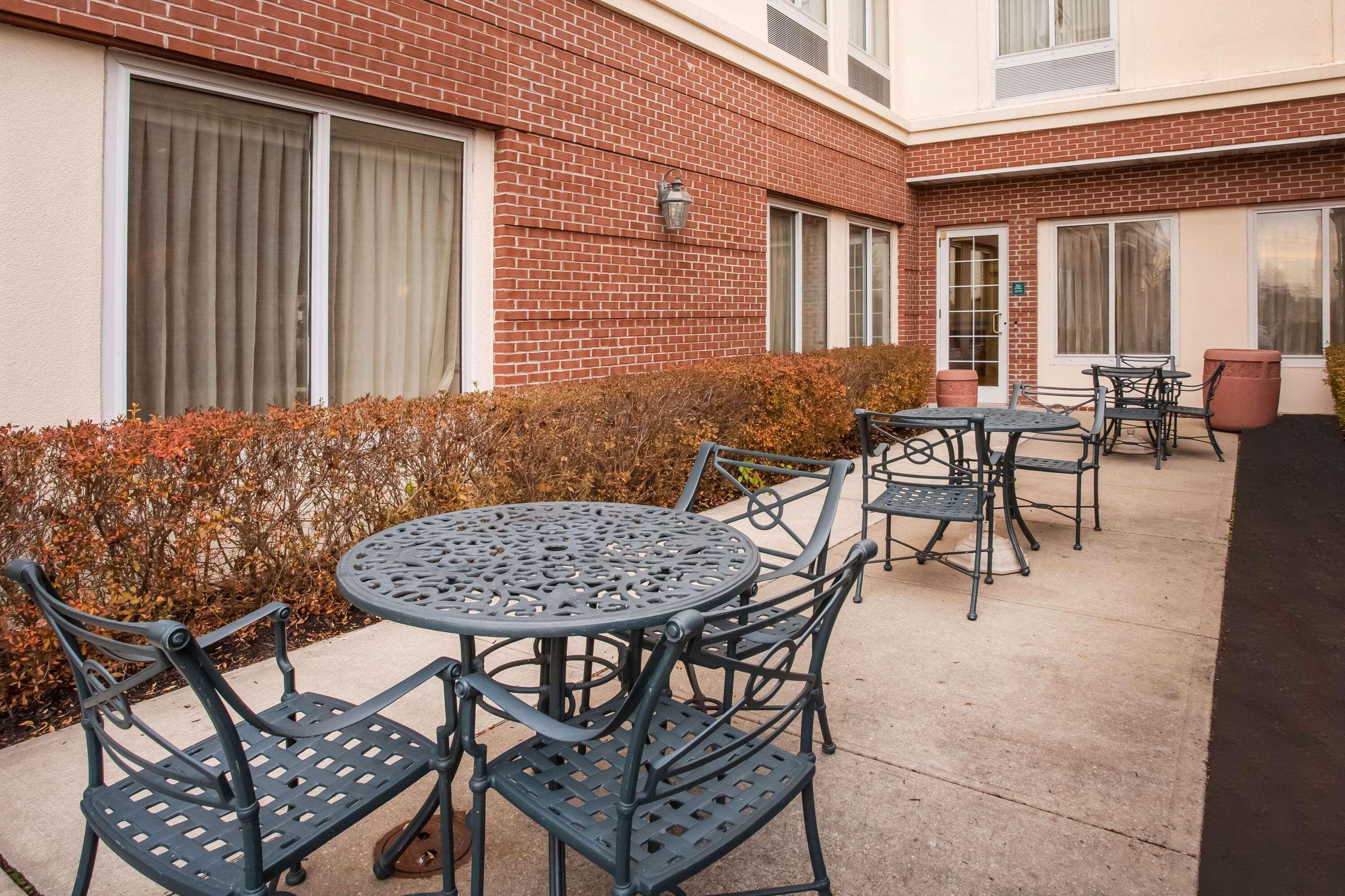 La Quinta By Wyndham Islip - Macarthur Airport Bohemia Exterior photo