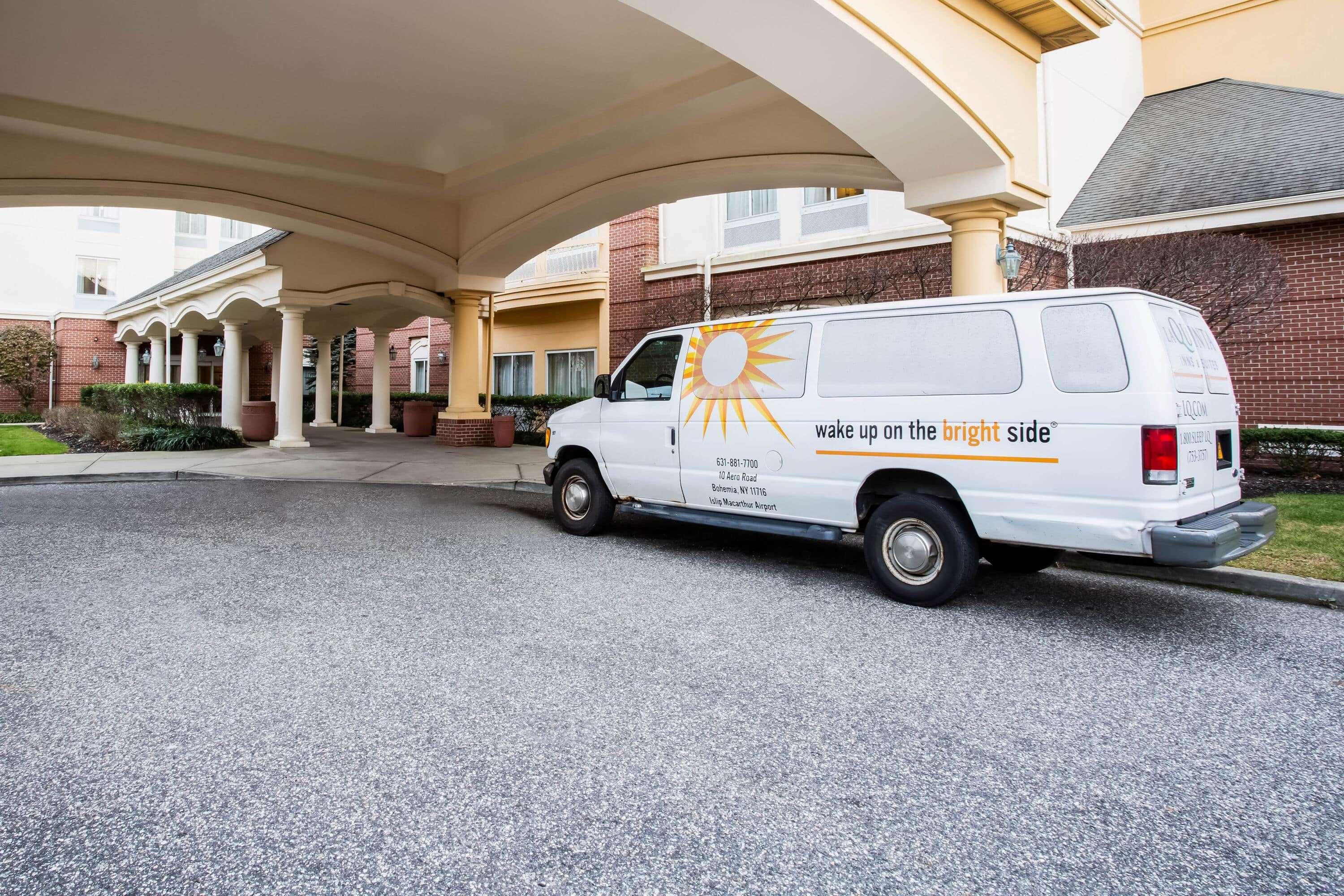 La Quinta By Wyndham Islip - Macarthur Airport Bohemia Exterior photo